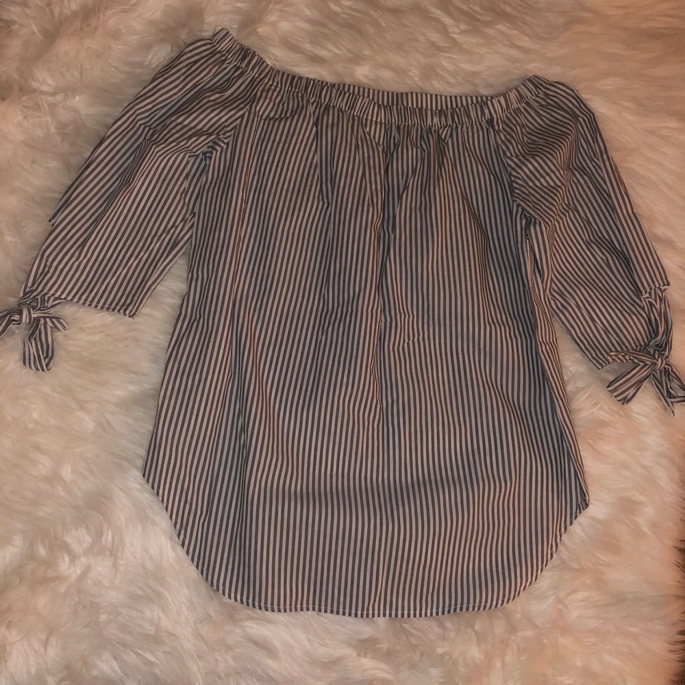✨🤍Off shoulder cotton shirt with ties on arms✨🤍